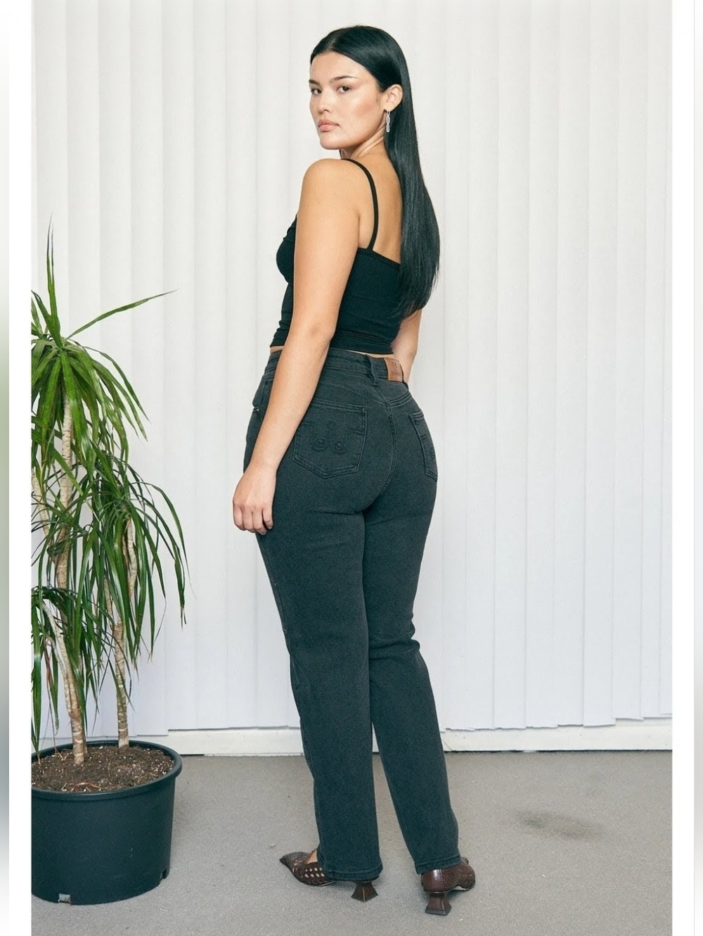 Fashion Brand Company Nap Jeans, black. Size large.